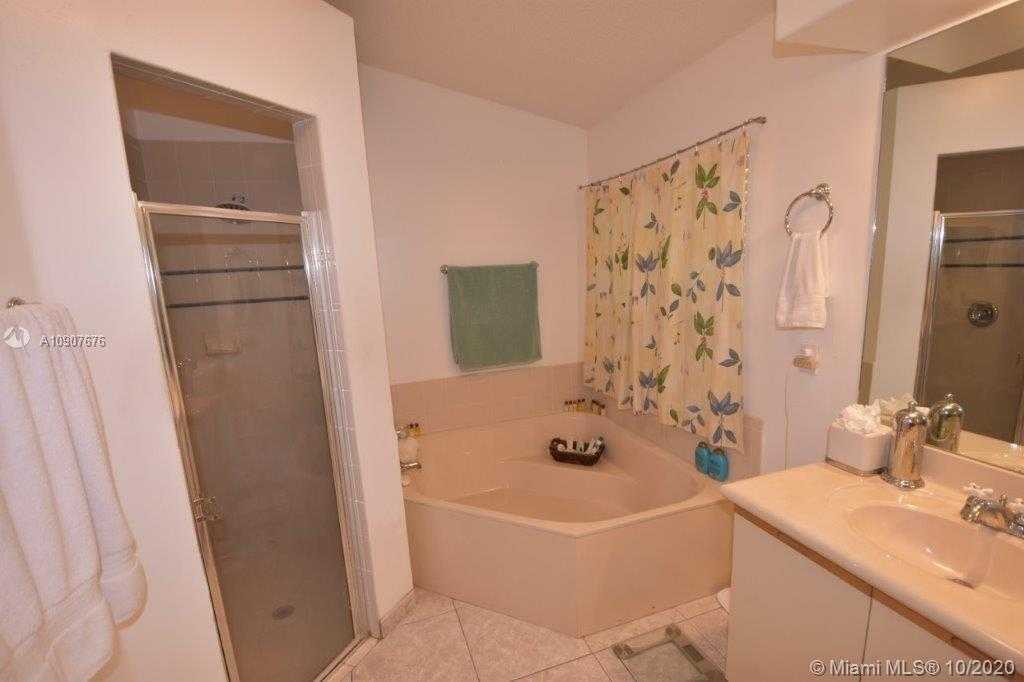 Small Image of 5089 SOUTH WEST 33RD WAY, Hollywood Number 28