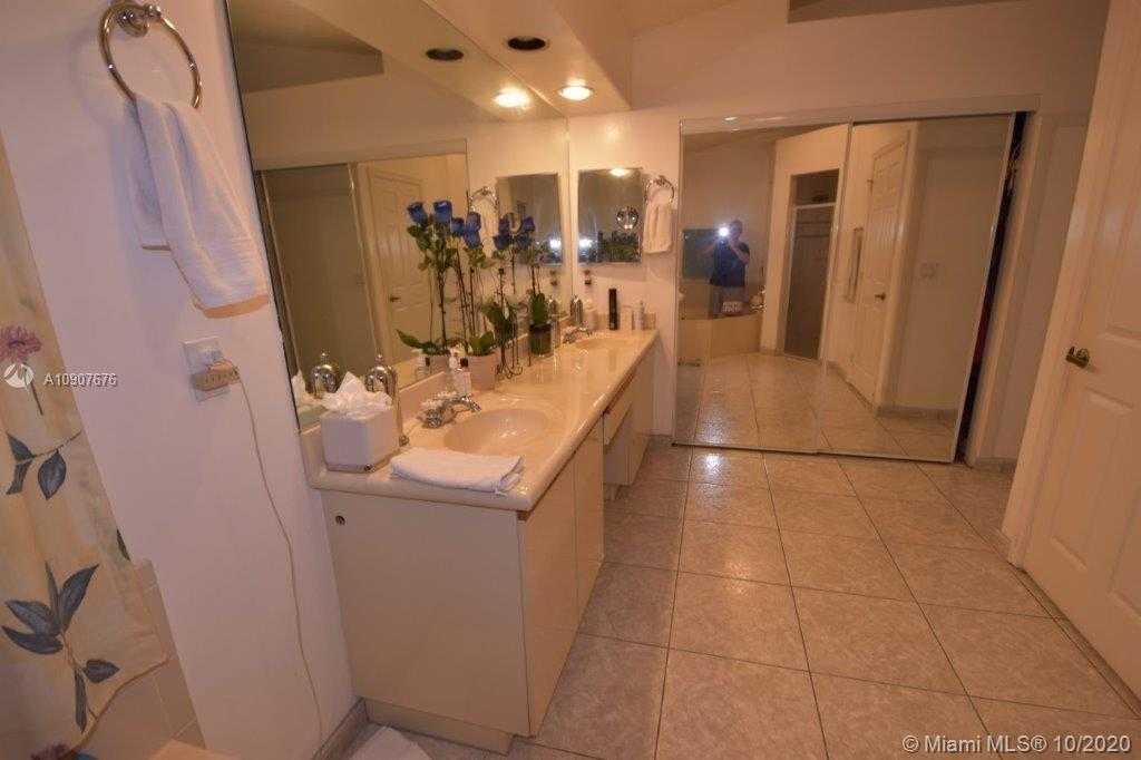 Small Image of 5089 SOUTH WEST 33RD WAY, Hollywood Number 29