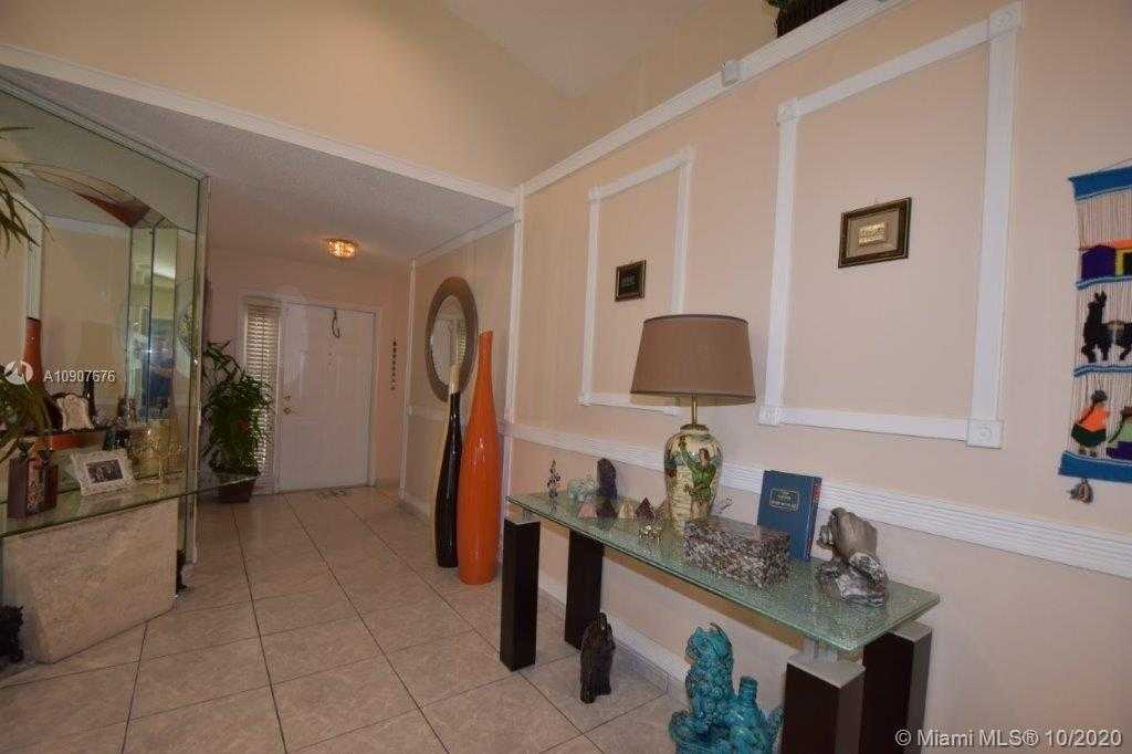 Small Image of 5089 SOUTH WEST 33RD WAY, Hollywood Number 6