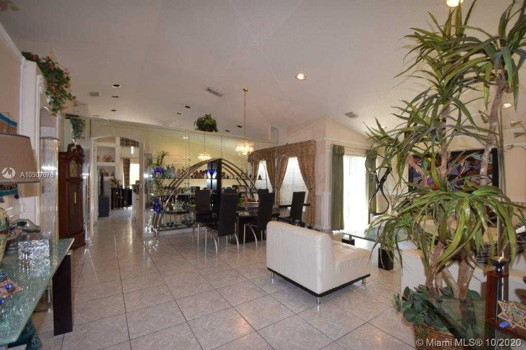 Small Image of 5089 SOUTH WEST 33RD WAY, Hollywood Number 7
