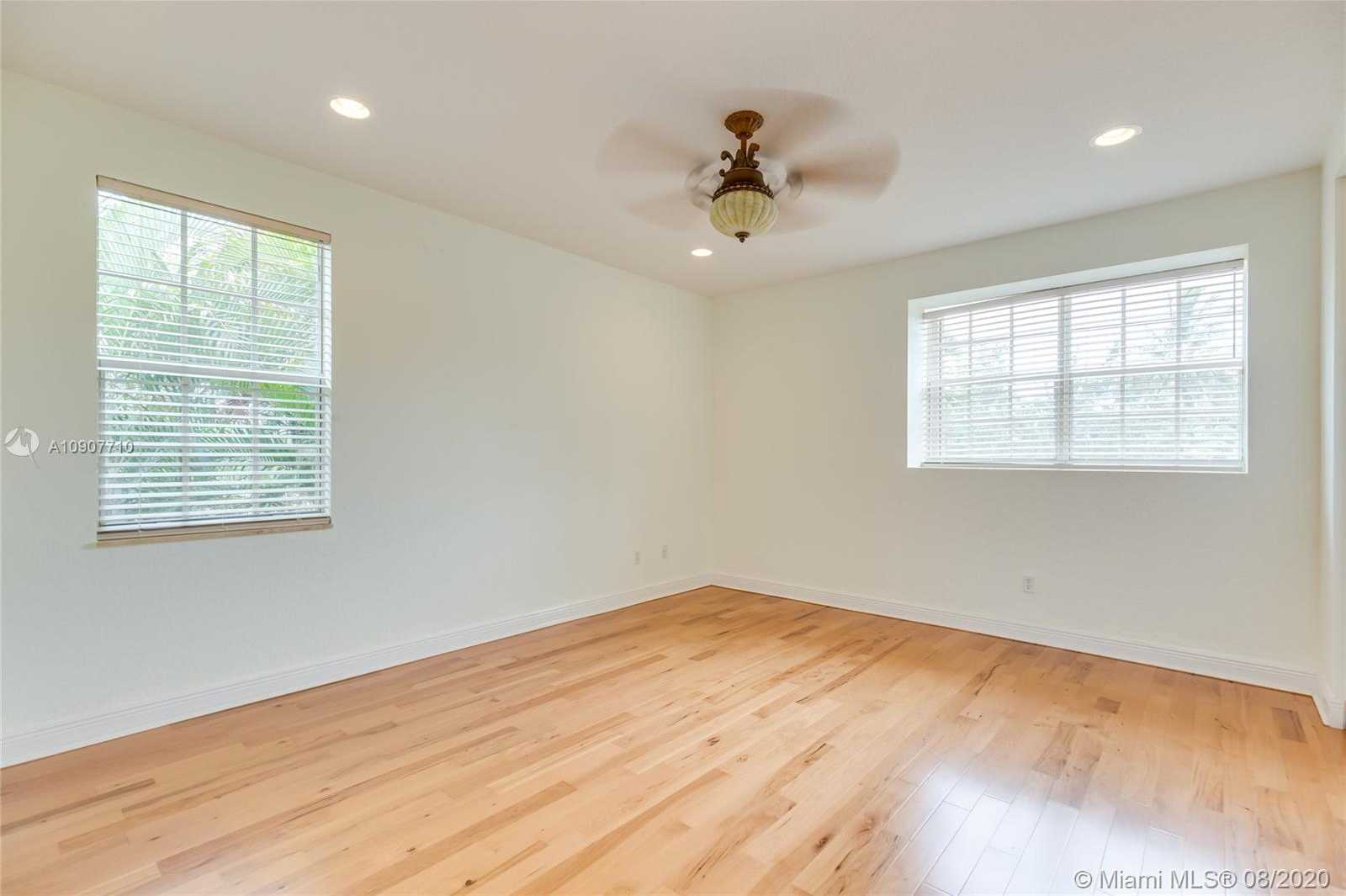 Small Image of 10767 GARDEN RIDGE CT #-, Davie Number 27