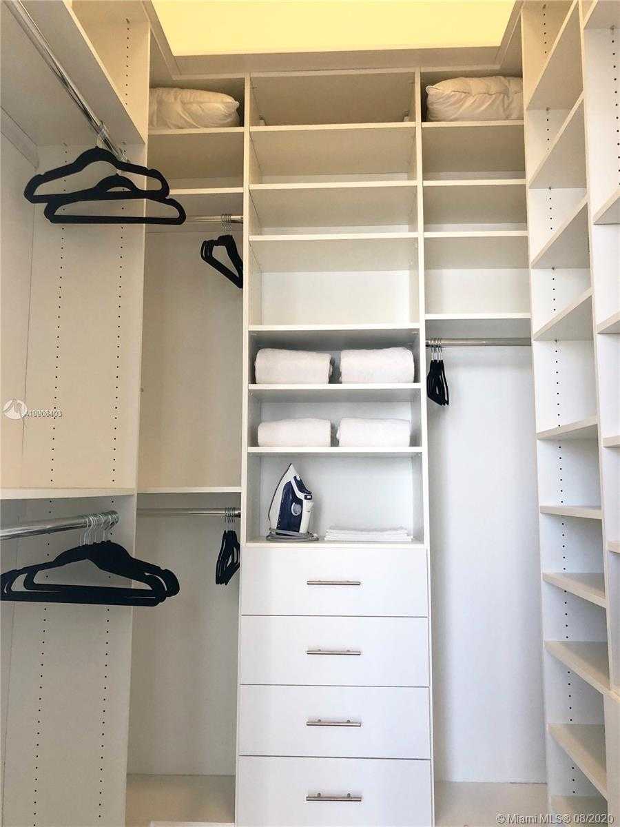 Small Image of 485 BRICKELL AVE #4003, Miami Number 6