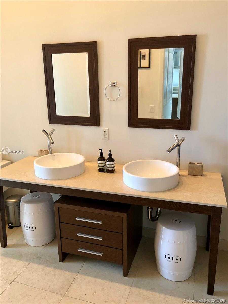 Small Image of 485 BRICKELL AVE #4003, Miami Number 8