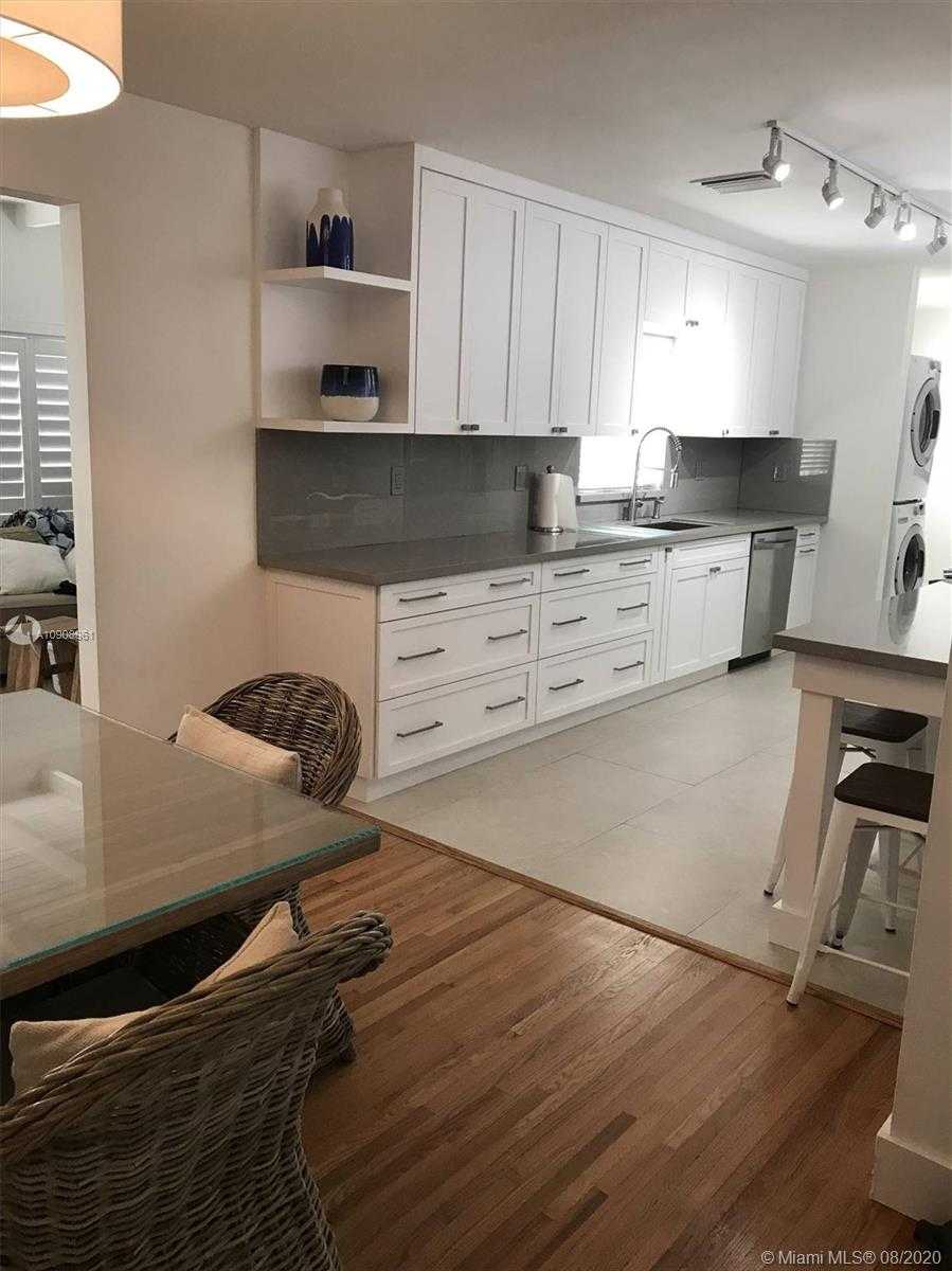 Small Image of 8300 SOUTH WEST 60TH AVE, South Miami Number 6
