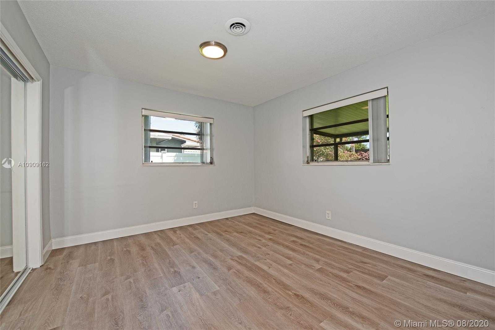 Small Image of 130 SOUTH EAST 6TH CT, Pompano Beach Number 14