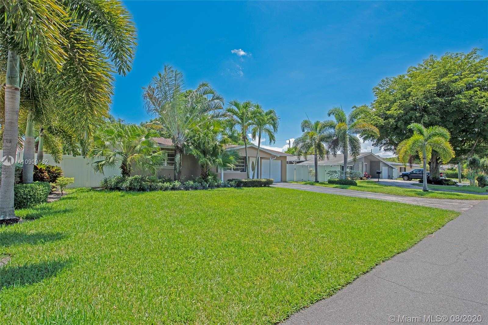 Small Image of 130 SOUTH EAST 6TH CT, Pompano Beach Number 2