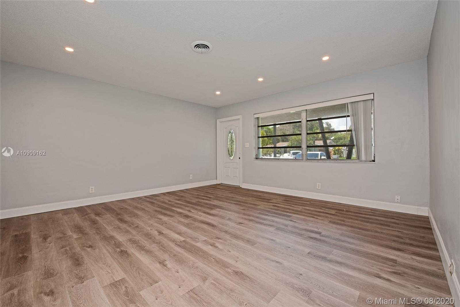 Small Image of 130 SOUTH EAST 6TH CT, Pompano Beach Number 6