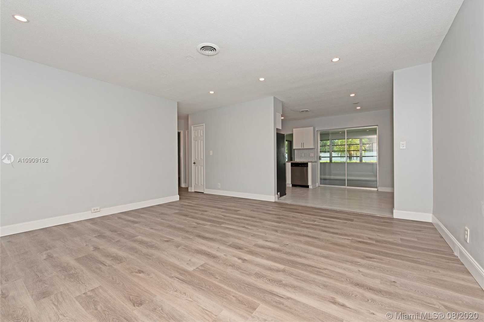 Small Image of 130 SOUTH EAST 6TH CT, Pompano Beach Number 7