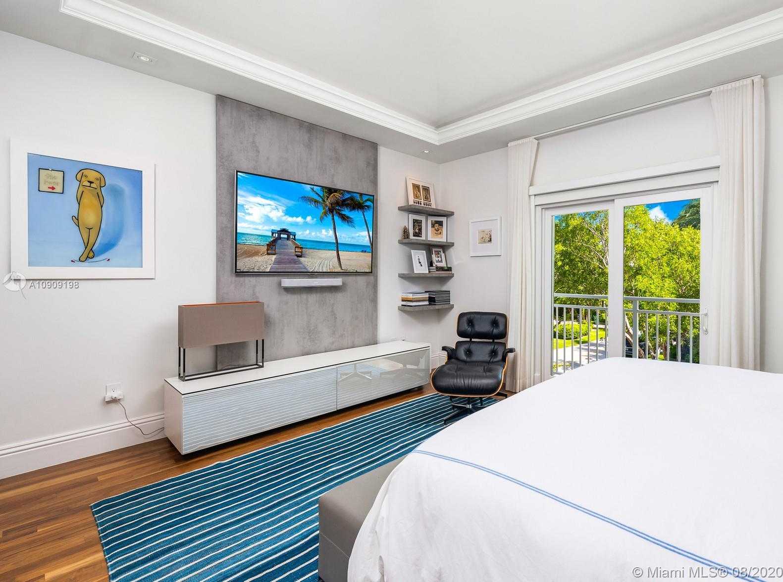 Small Image of 16 TURTLE WALK, Key Biscayne Number 22