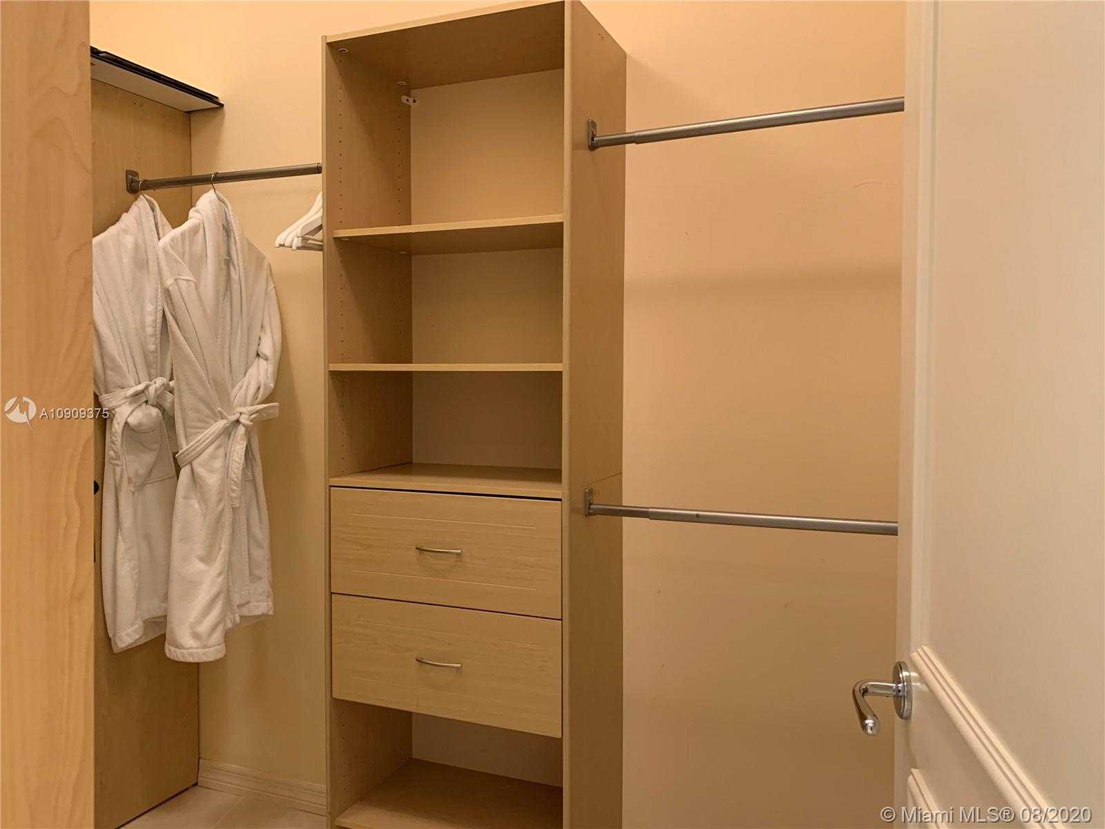 Small Image of 20000 EAST COUNTRY CLUB DR #TS12, Aventura Number 12