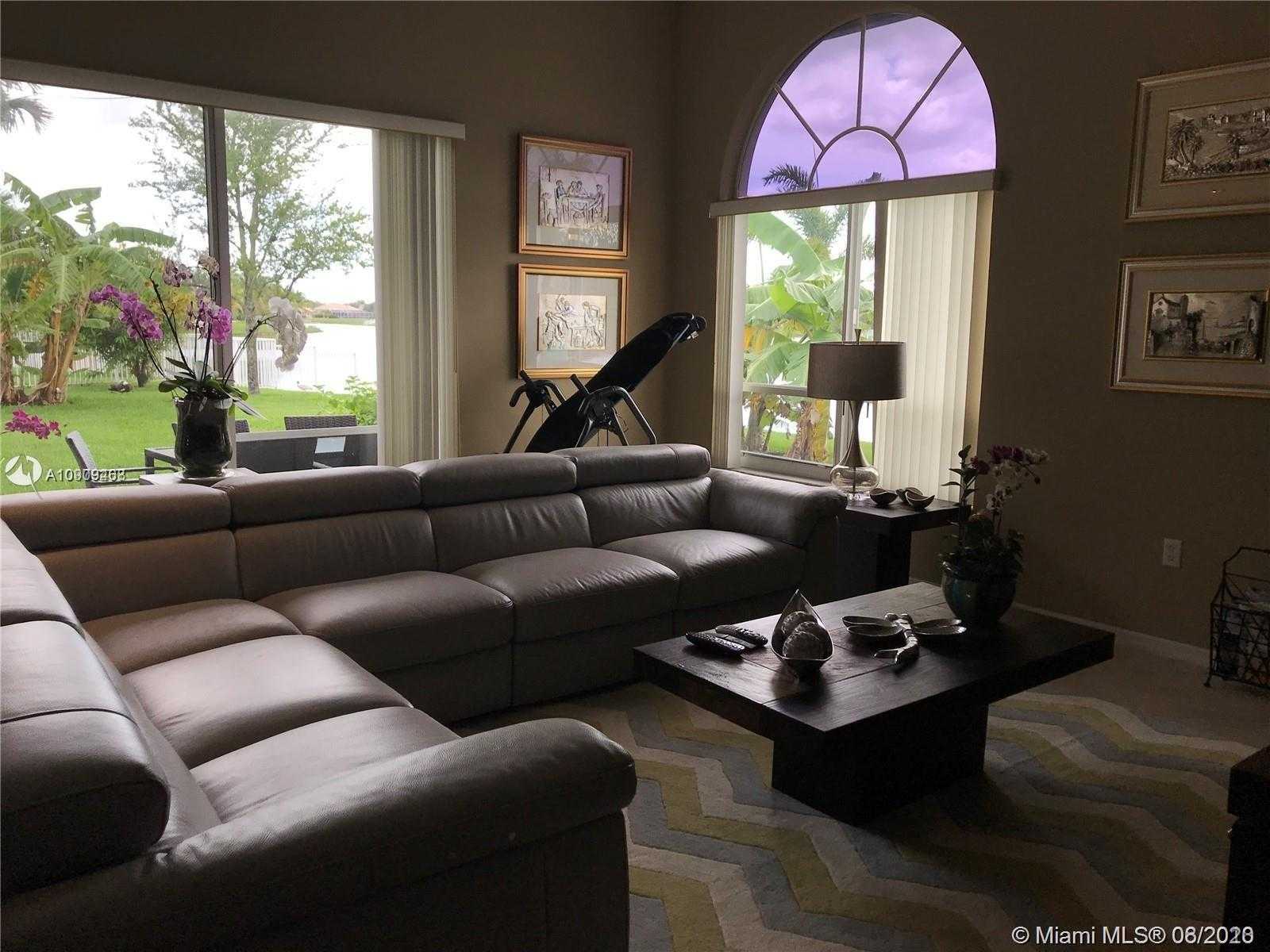 Small Image of 14002 NORTH WEST 12TH ST, Pembroke Pines Number 15