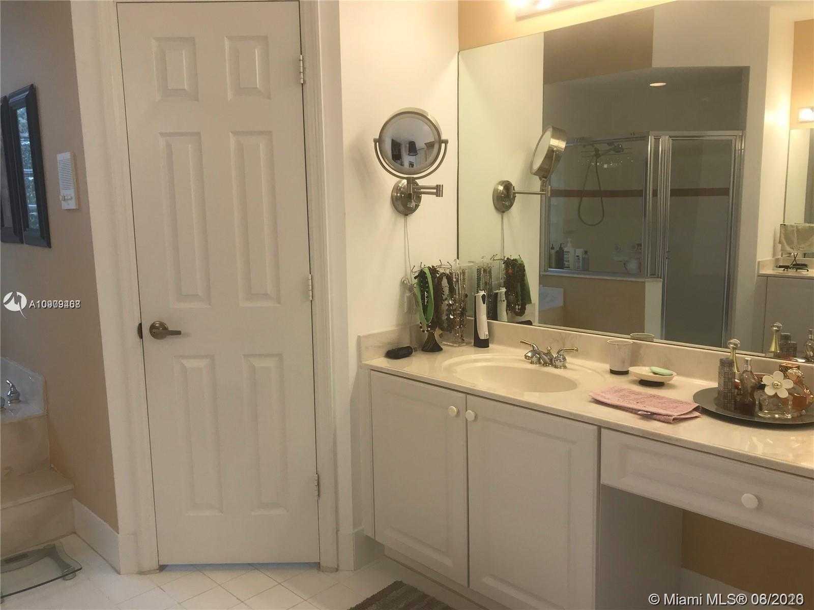 Small Image of 14002 NORTH WEST 12TH ST, Pembroke Pines Number 19