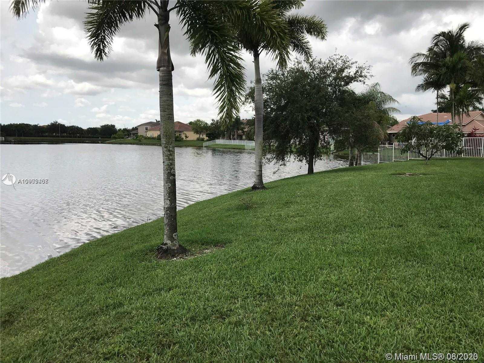 Small Image of 14002 NORTH WEST 12TH ST, Pembroke Pines Number 30