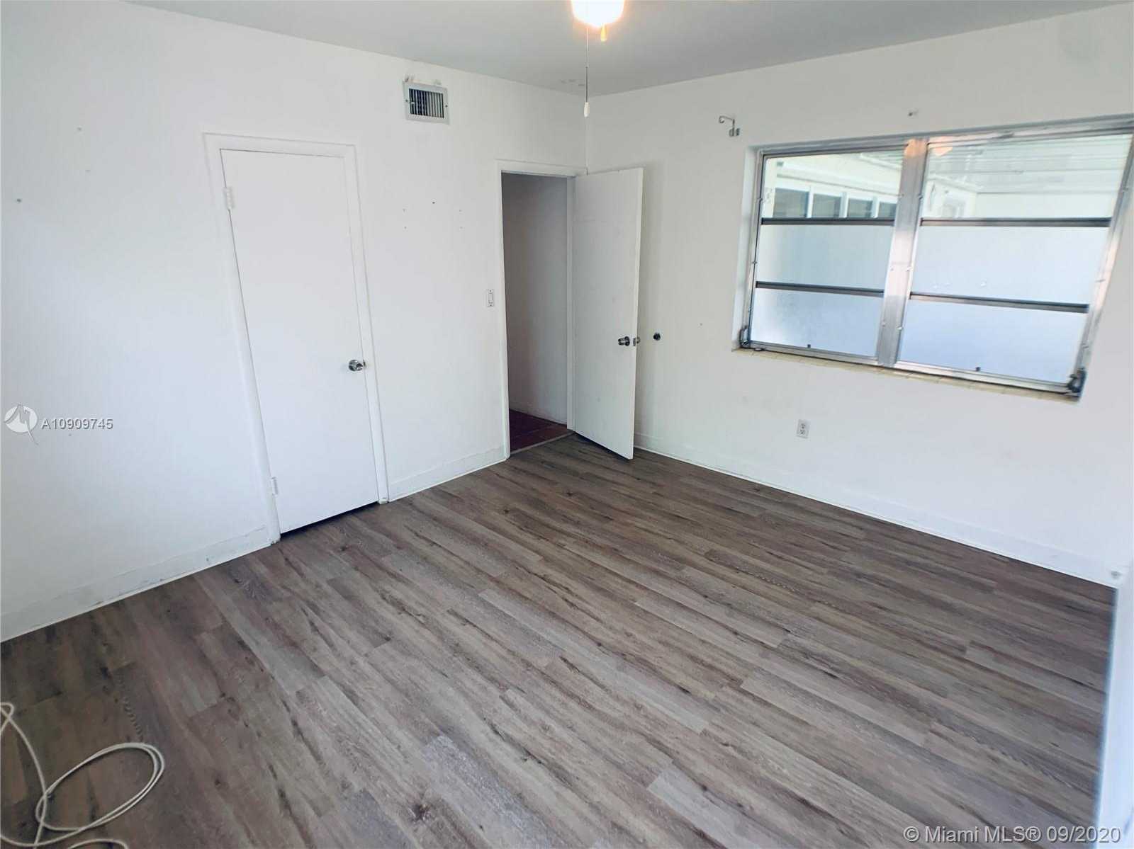 Small Image of 2021 NORTH EAST 171ST ST, North Miami Beach Number 13