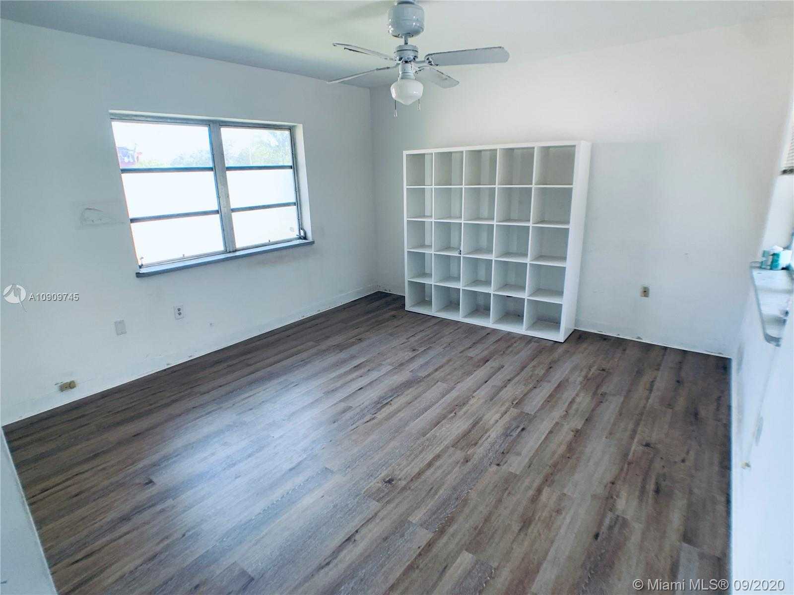 Small Image of 2021 NORTH EAST 171ST ST, North Miami Beach Number 16