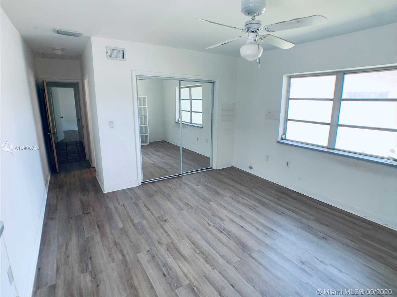 Small Image of 2021 NORTH EAST 171ST ST, North Miami Beach Number 17