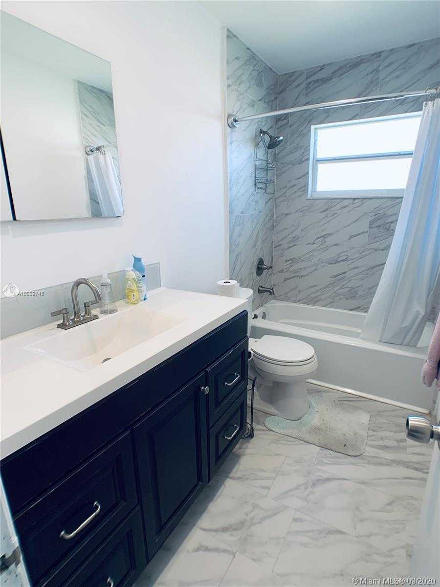 Small Image of 2021 NORTH EAST 171ST ST, North Miami Beach Number 18