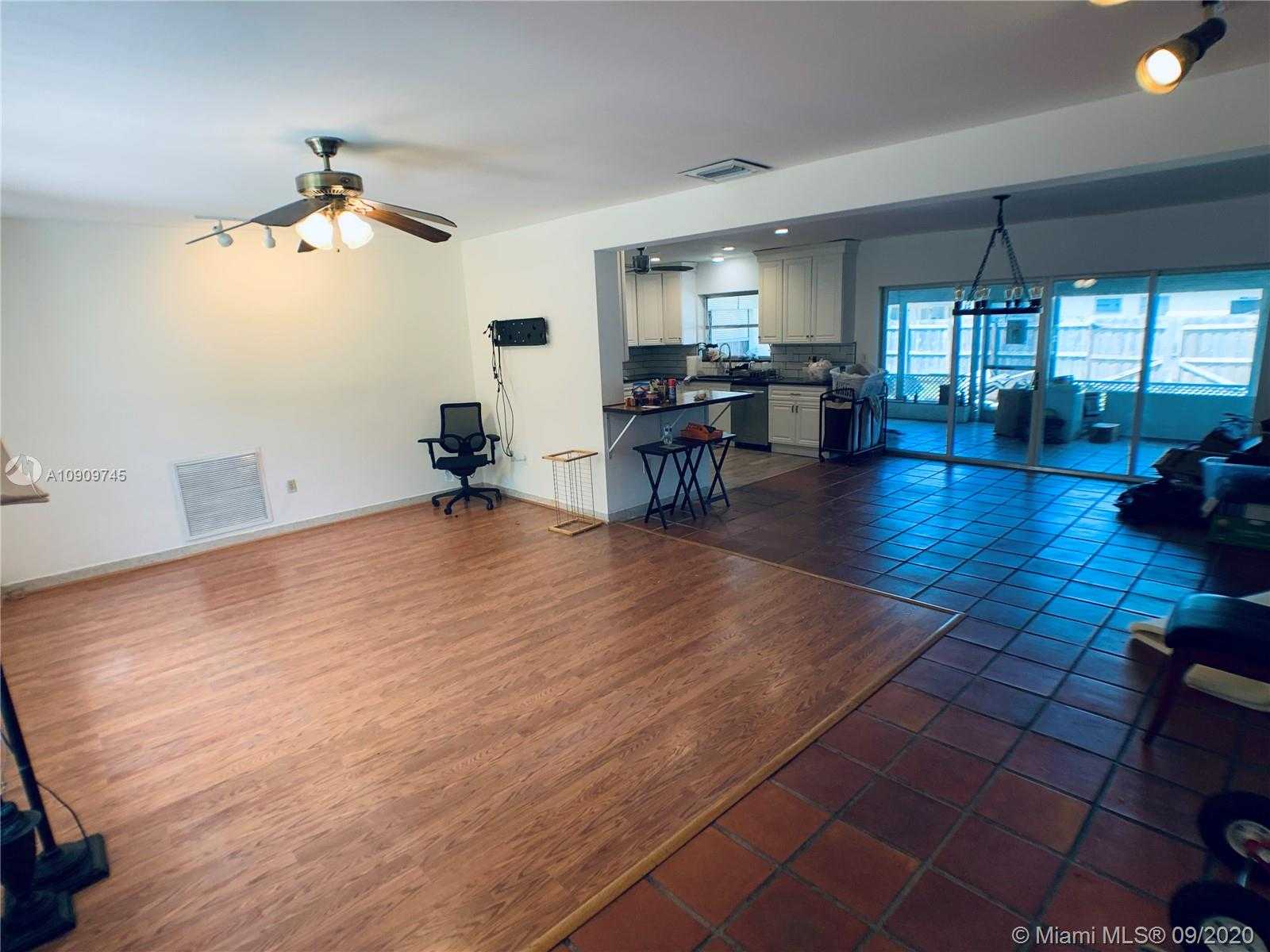 Small Image of 2021 NORTH EAST 171ST ST, North Miami Beach Number 19