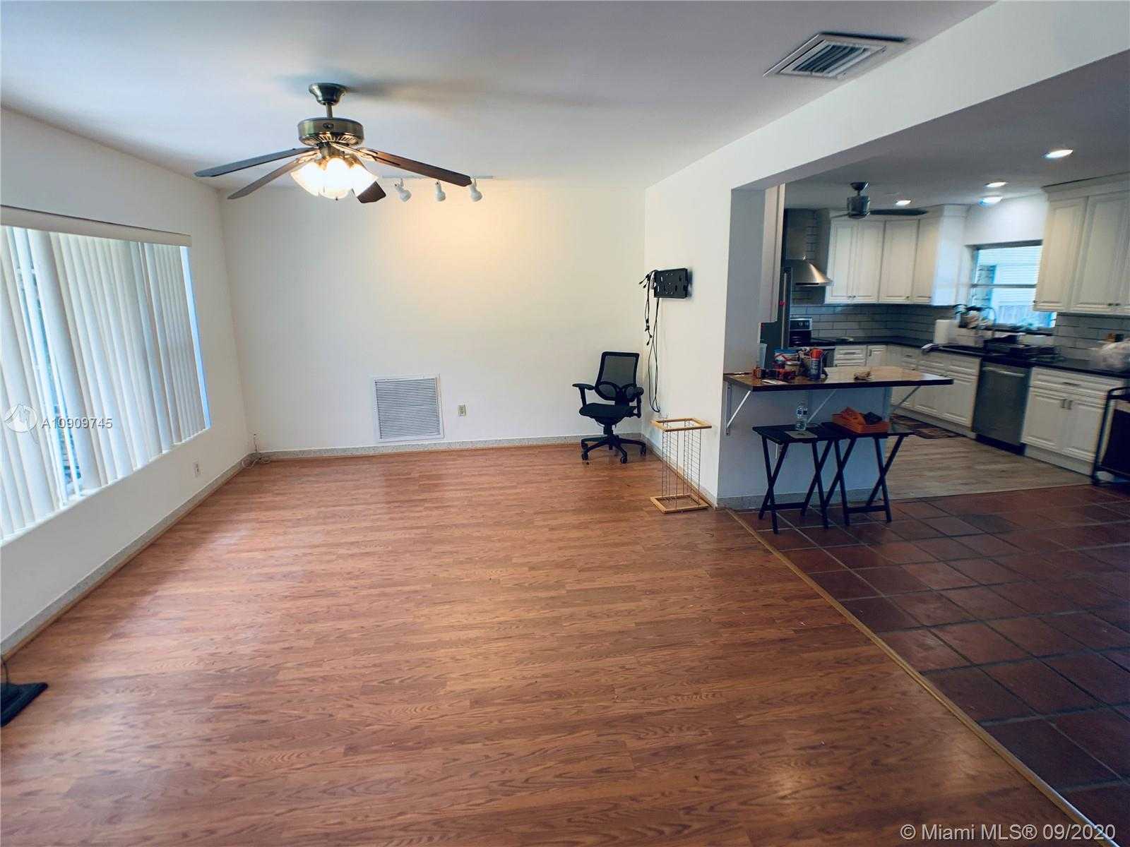 Small Image of 2021 NORTH EAST 171ST ST, North Miami Beach Number 20