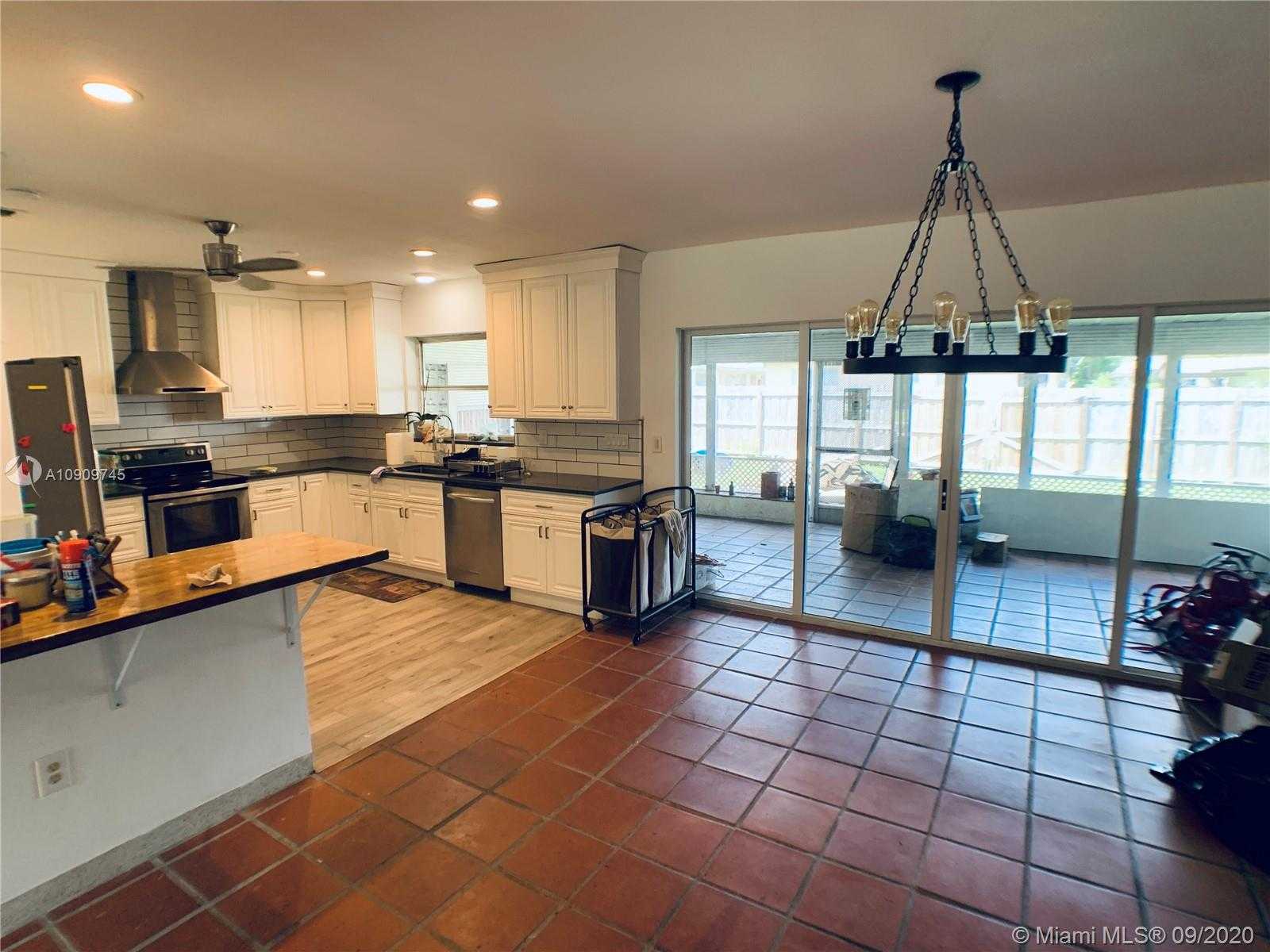 Small Image of 2021 NORTH EAST 171ST ST, North Miami Beach Number 6
