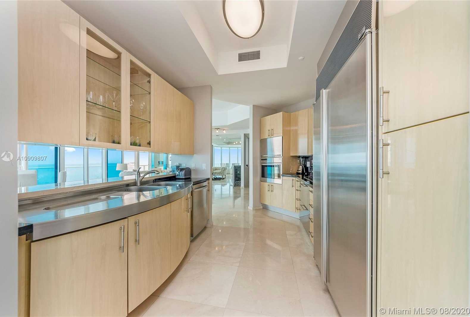 Small Image of 100 SOUTH POINTE DR #1206, Miami Beach Number 10