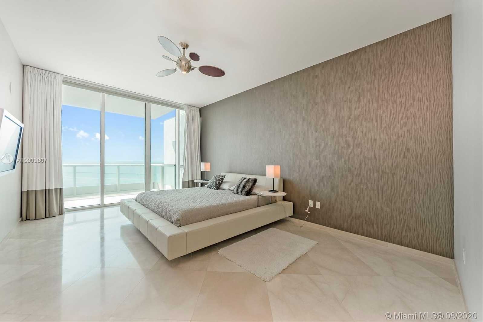 Small Image of 100 SOUTH POINTE DR #1206, Miami Beach Number 11