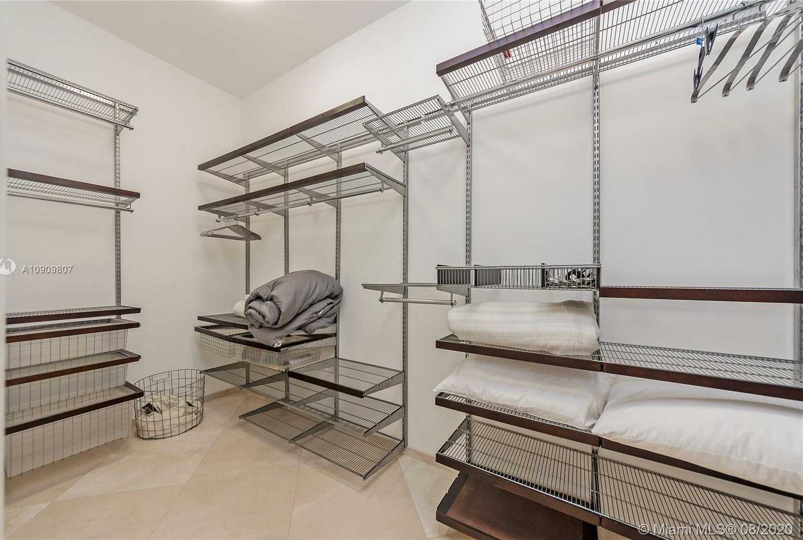 Small Image of 100 SOUTH POINTE DR #1206, Miami Beach Number 13