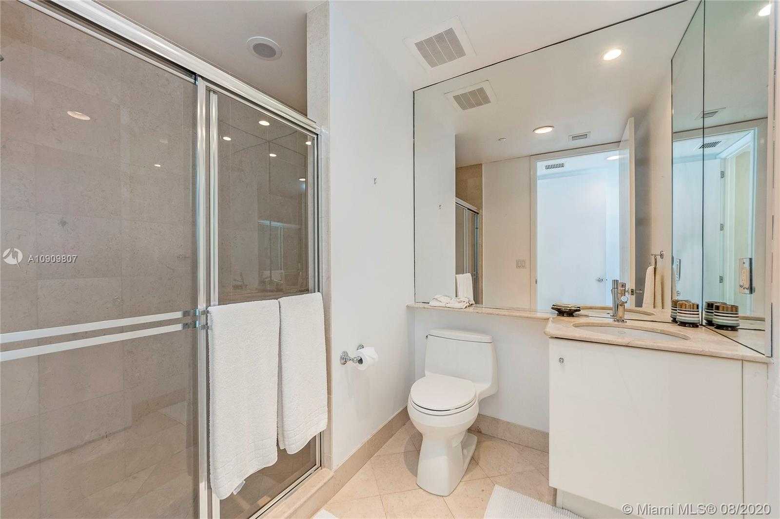 Small Image of 100 SOUTH POINTE DR #1206, Miami Beach Number 15