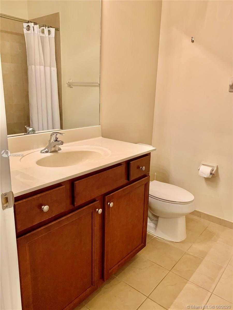 Small Image of 11251 NORTH WEST 88TH ST, Doral Number 22