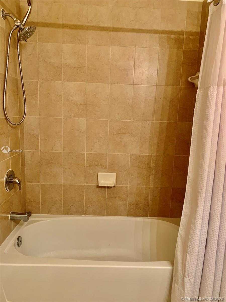 Small Image of 11251 NORTH WEST 88TH ST, Doral Number 23