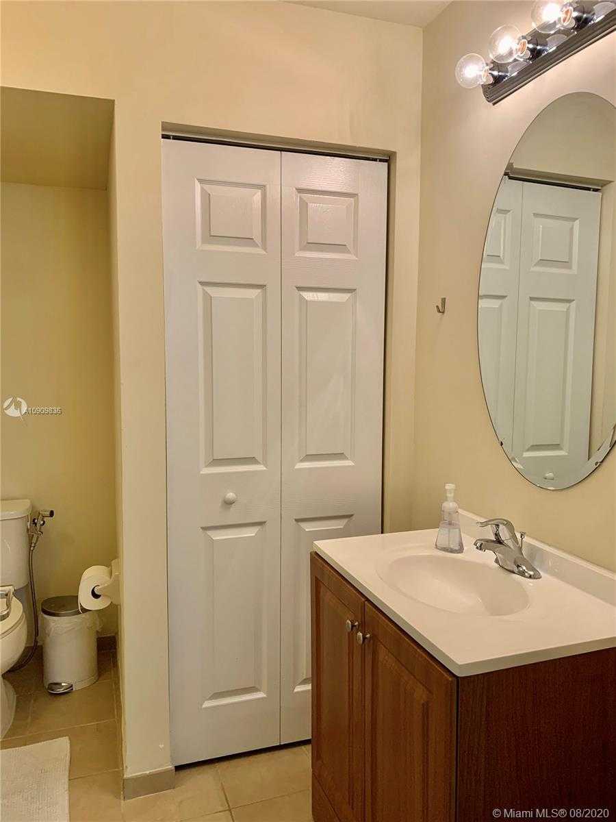 Small Image of 11251 NORTH WEST 88TH ST, Doral Number 6