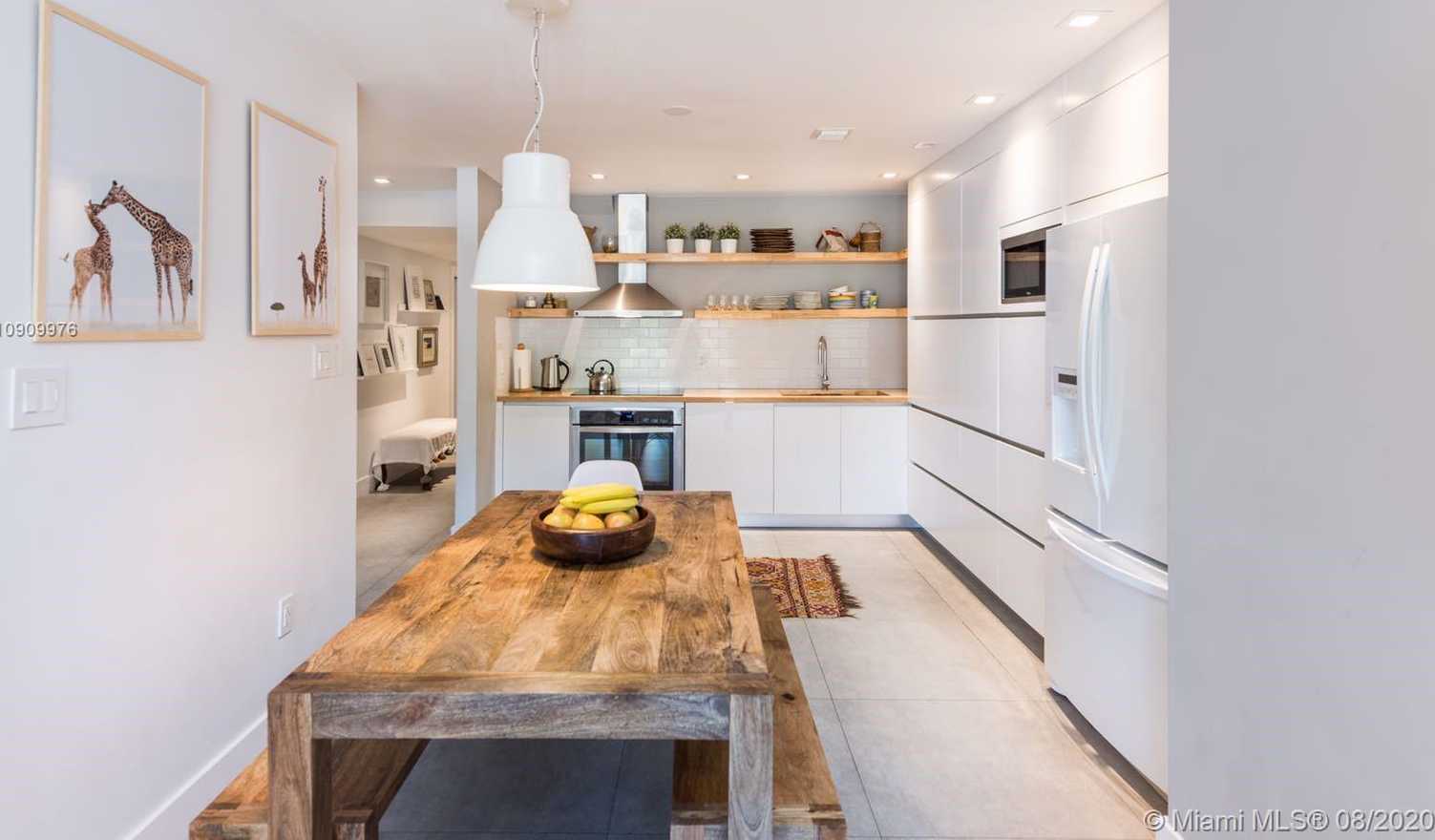 Small Image of 155 OCEAN LANE DR #100, Key Biscayne Number 3