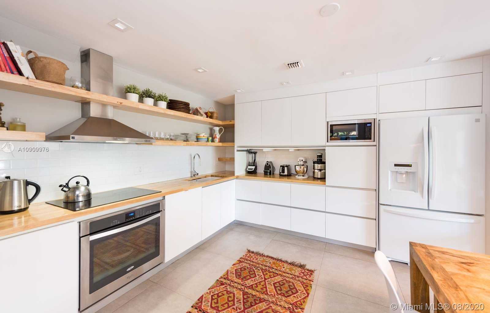 Small Image of 155 OCEAN LANE DR #100, Key Biscayne Number 4