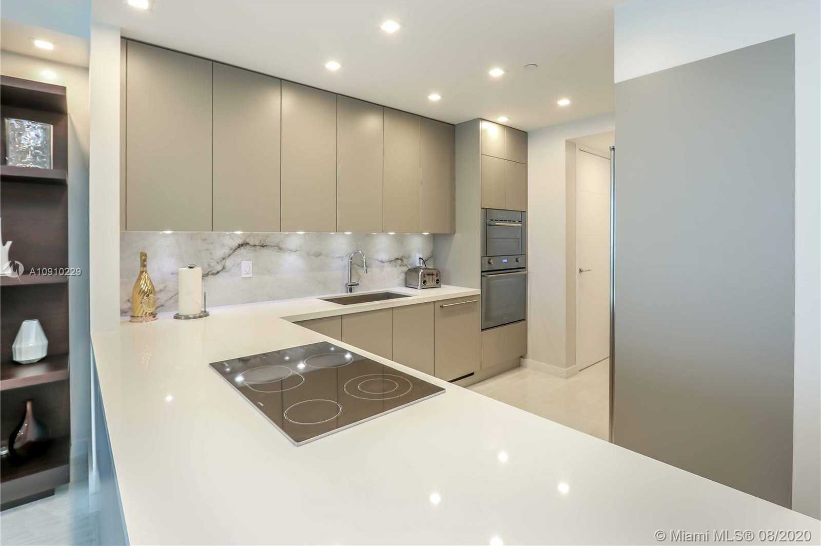 Small Image of 400 ALTON RD #2407, Miami Beach Number 13