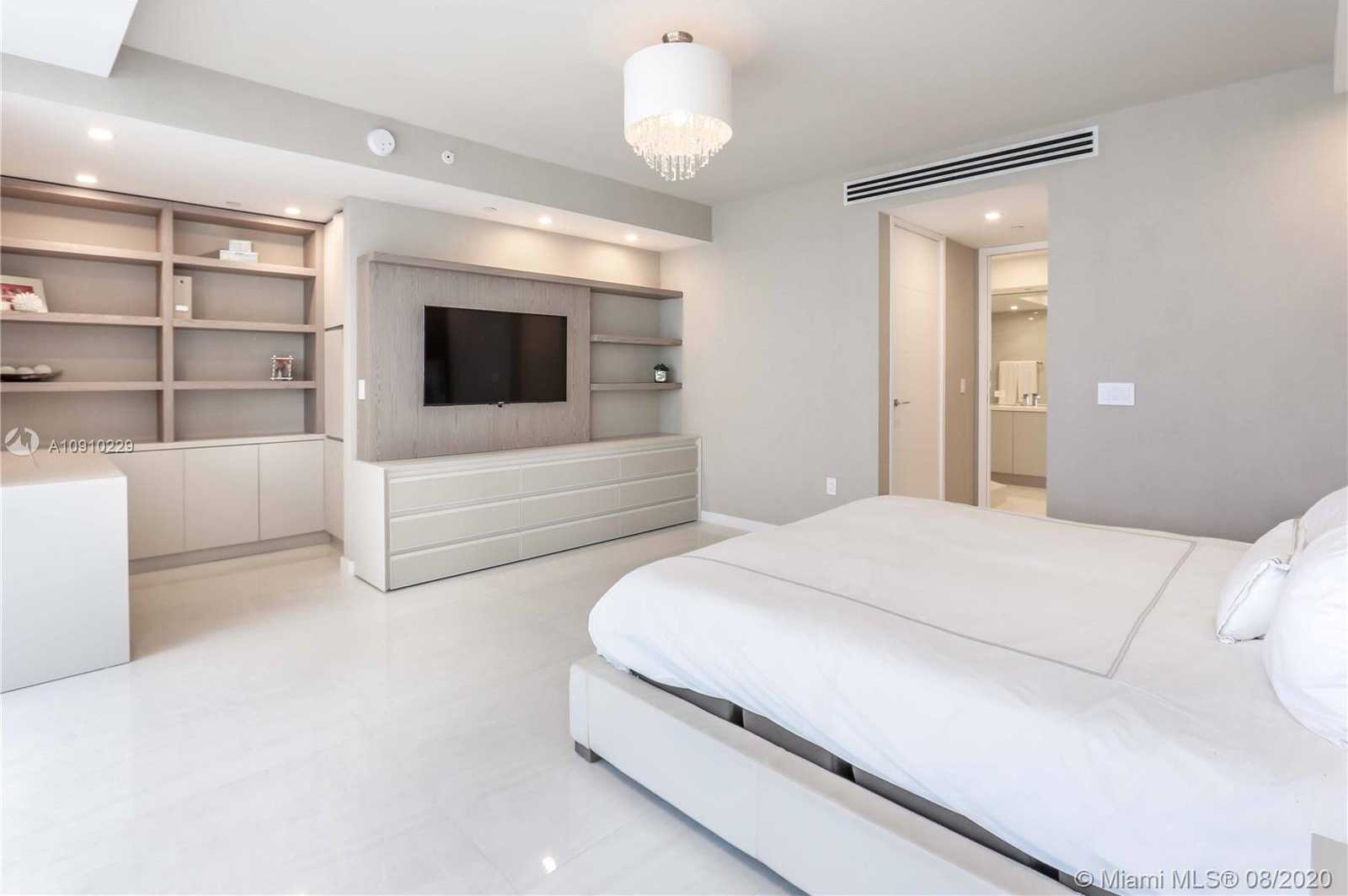 Small Image of 400 ALTON RD #2407, Miami Beach Number 15