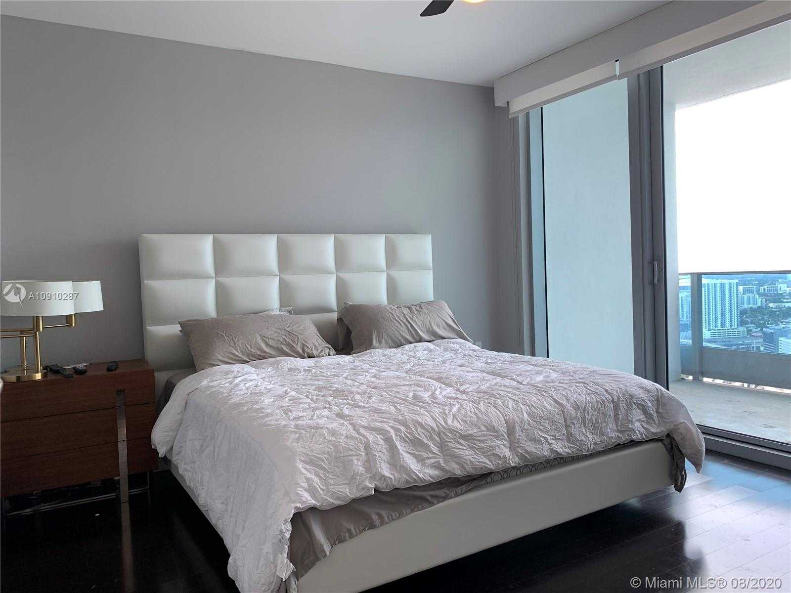 Small Image of 200 BISCAYNE BOULEVARD WAY #4212, Miami Number 7