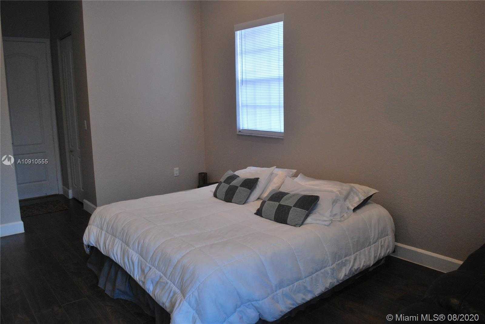 Small Image of 14712 SOUTH WEST 5TH ST, Pembroke Pines Number 10