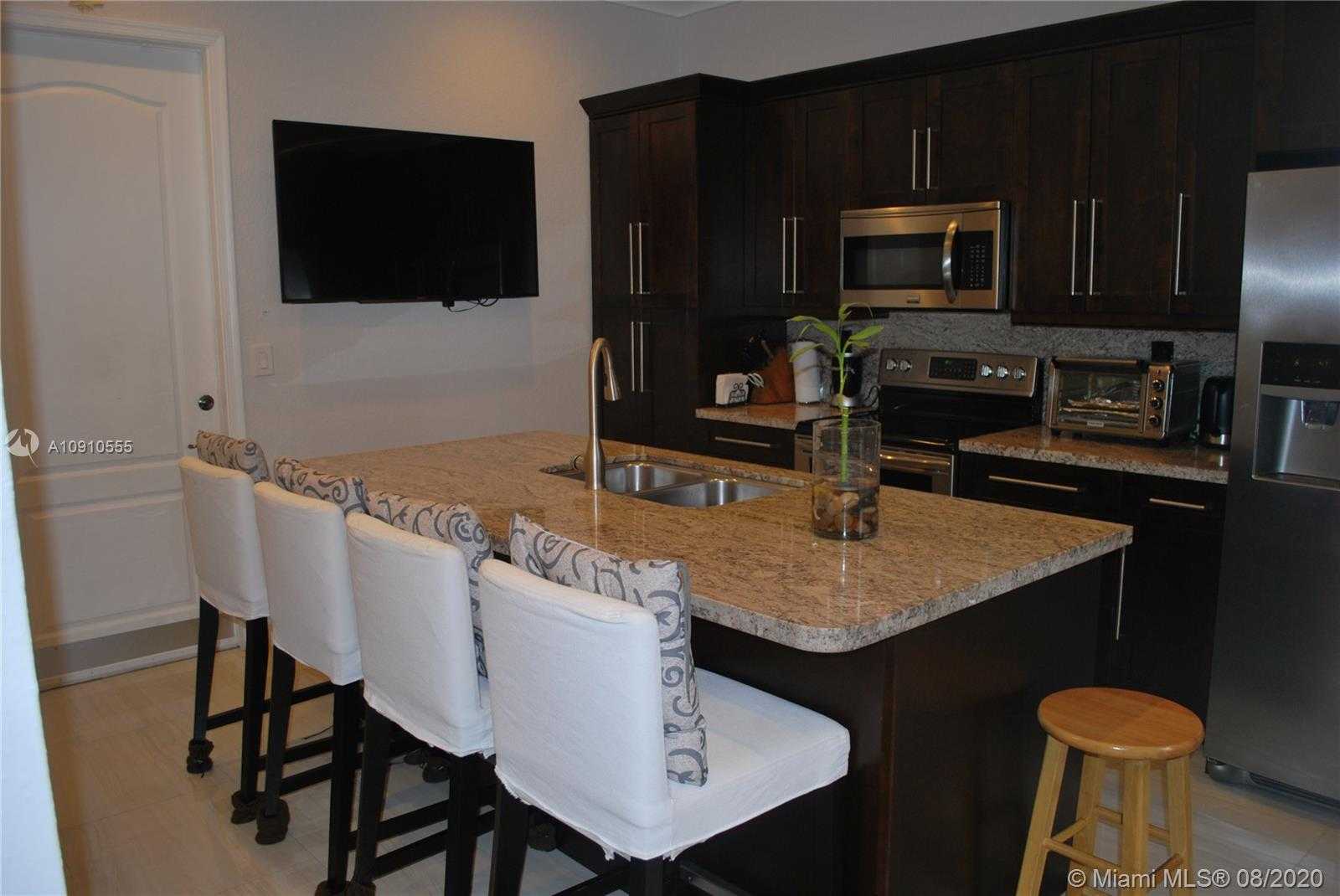 Small Image of 14712 SOUTH WEST 5TH ST, Pembroke Pines Number 4
