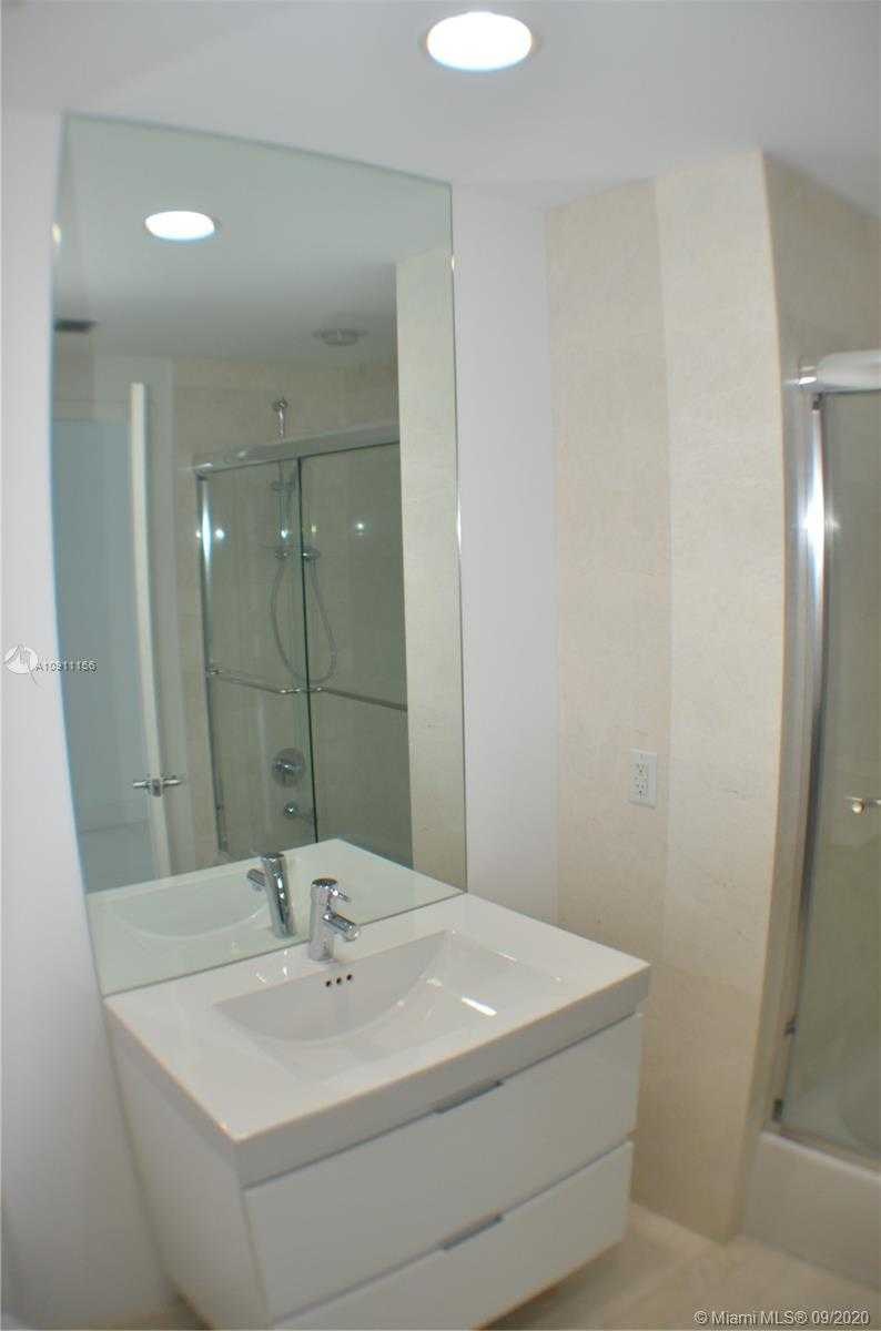 Small Image of 17111 BISCAYNE BLVD #1003, North Miami Beach Number 11