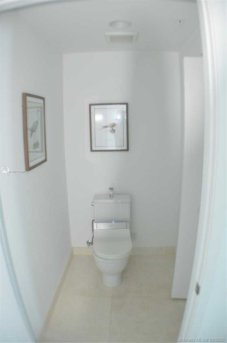 Small Image of 17111 BISCAYNE BLVD #1003, North Miami Beach Number 22