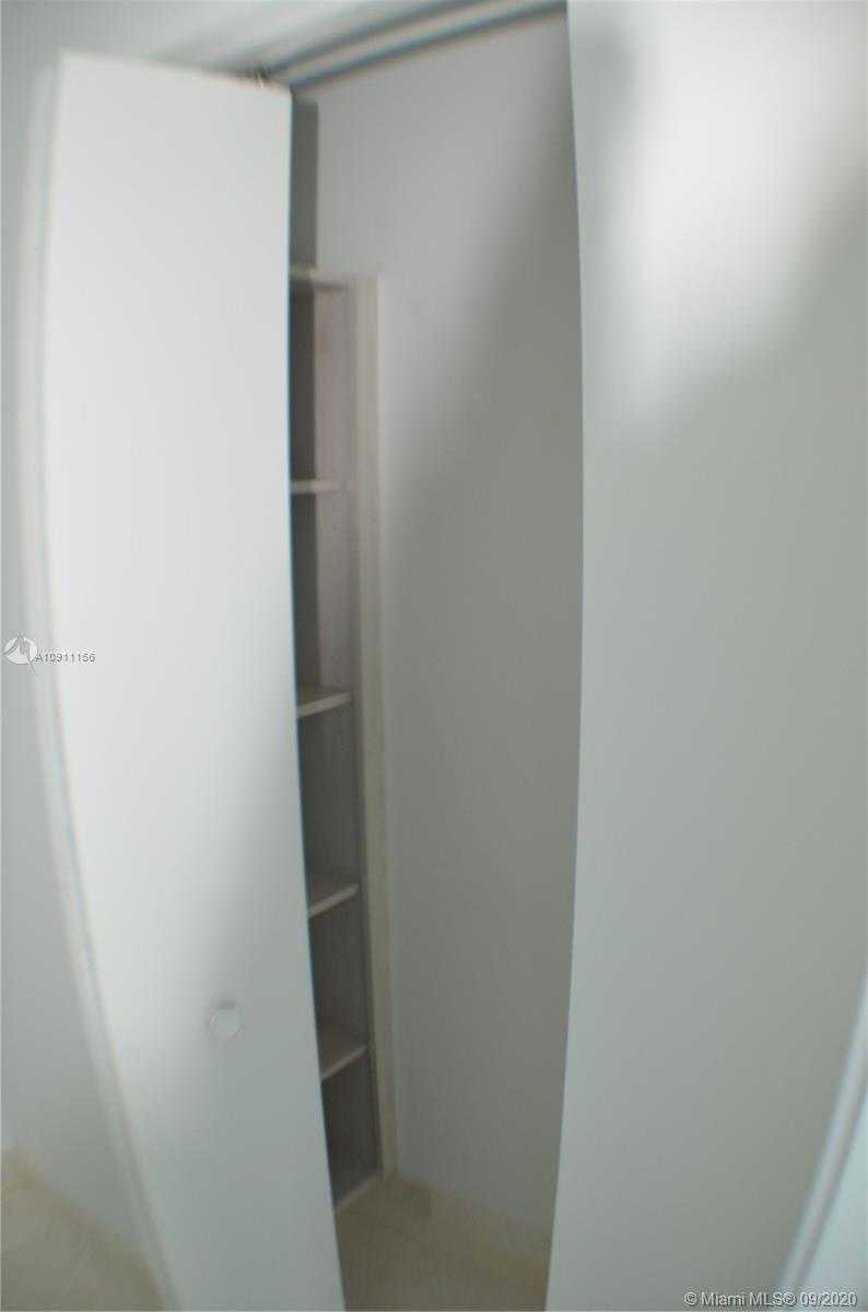 Small Image of 17111 BISCAYNE BLVD #1003, North Miami Beach Number 23
