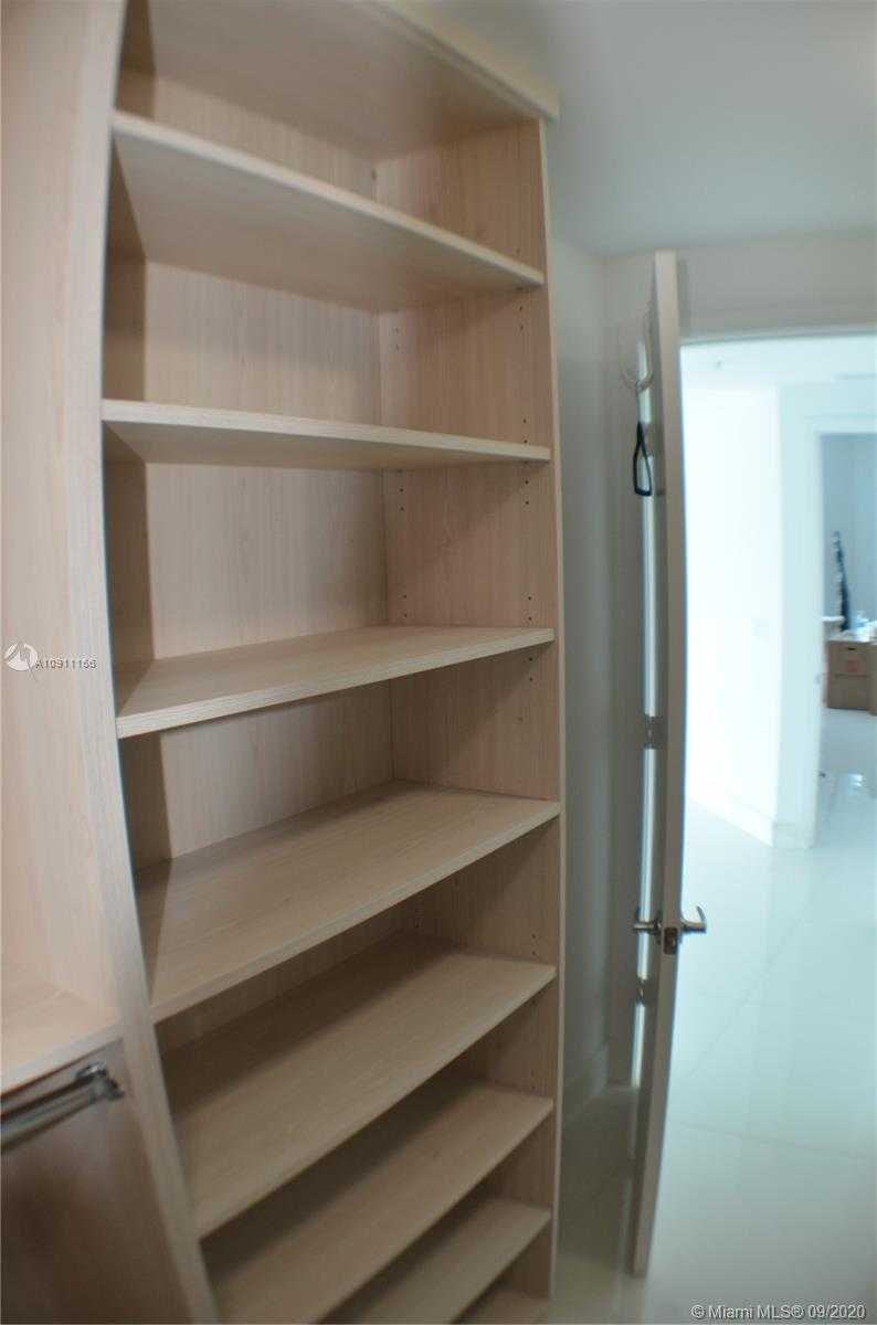 Small Image of 17111 BISCAYNE BLVD #1003, North Miami Beach Number 24