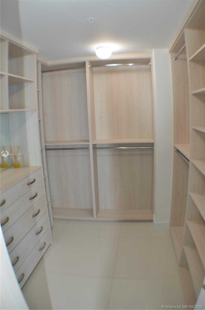 Small Image of 17111 BISCAYNE BLVD #1003, North Miami Beach Number 27