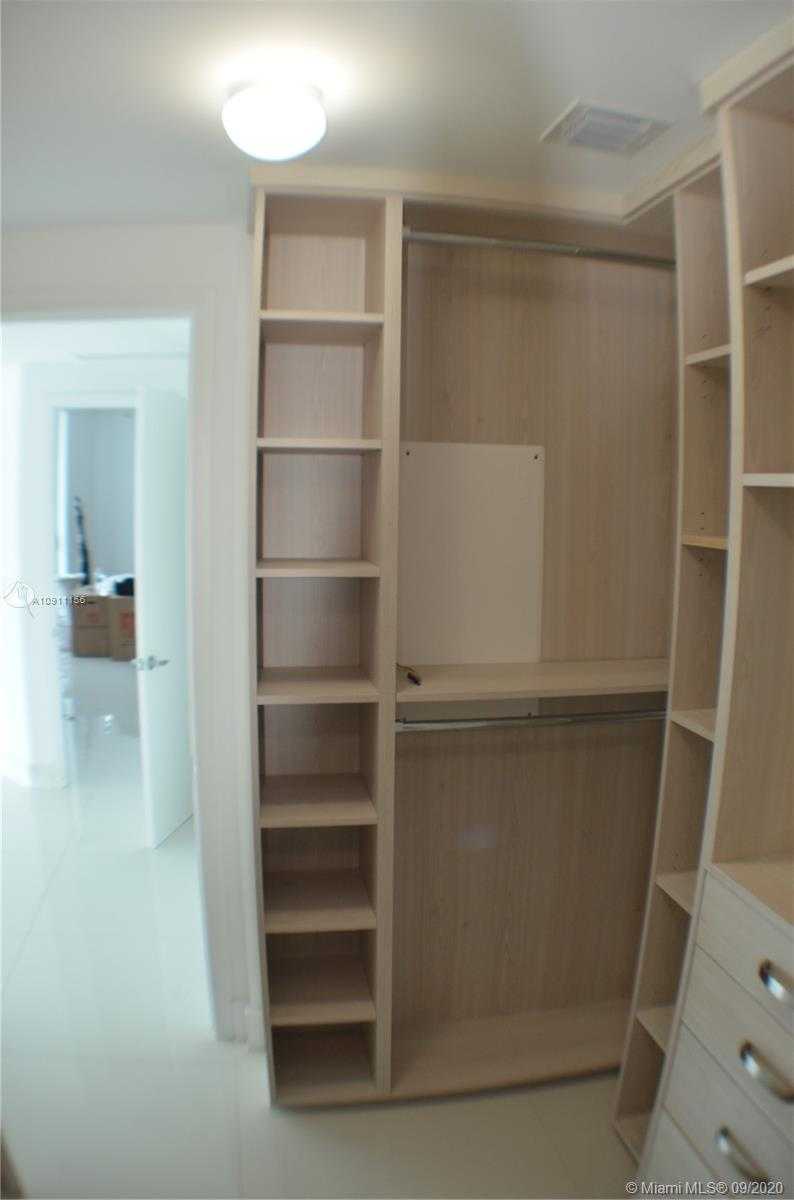 Small Image of 17111 BISCAYNE BLVD #1003, North Miami Beach Number 28