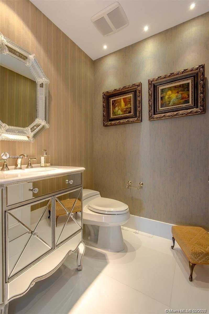 Small Image of 4100 ISLAND BLVD #1802, Aventura Number 12