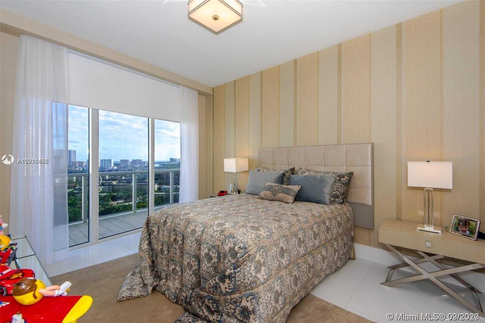 Small Image of 4100 ISLAND BLVD #1802, Aventura Number 13
