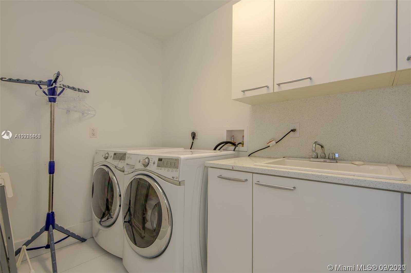 Small Image of 4100 ISLAND BLVD #1802, Aventura Number 25