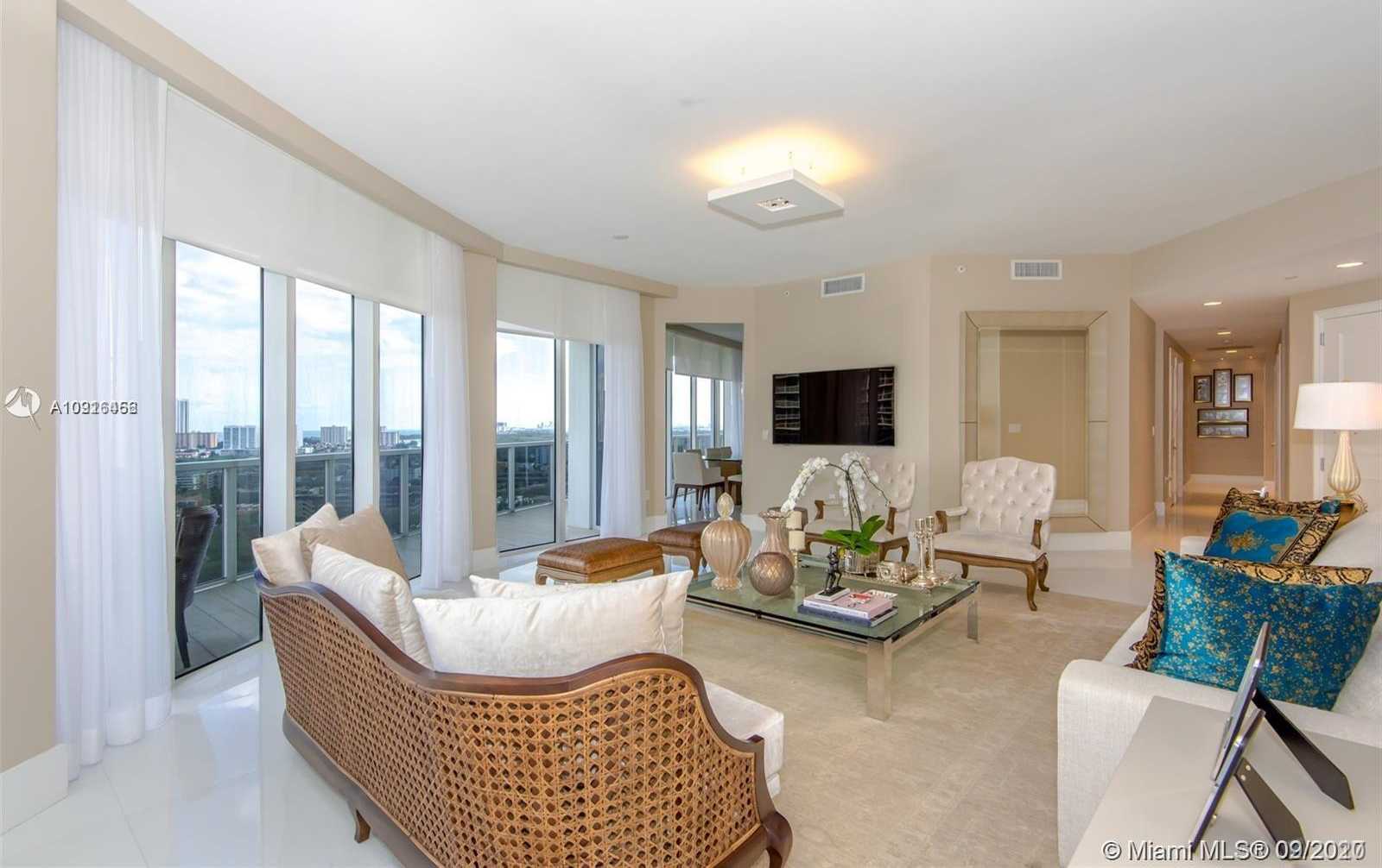 Small Image of 4100 ISLAND BLVD #1802, Aventura Number 3
