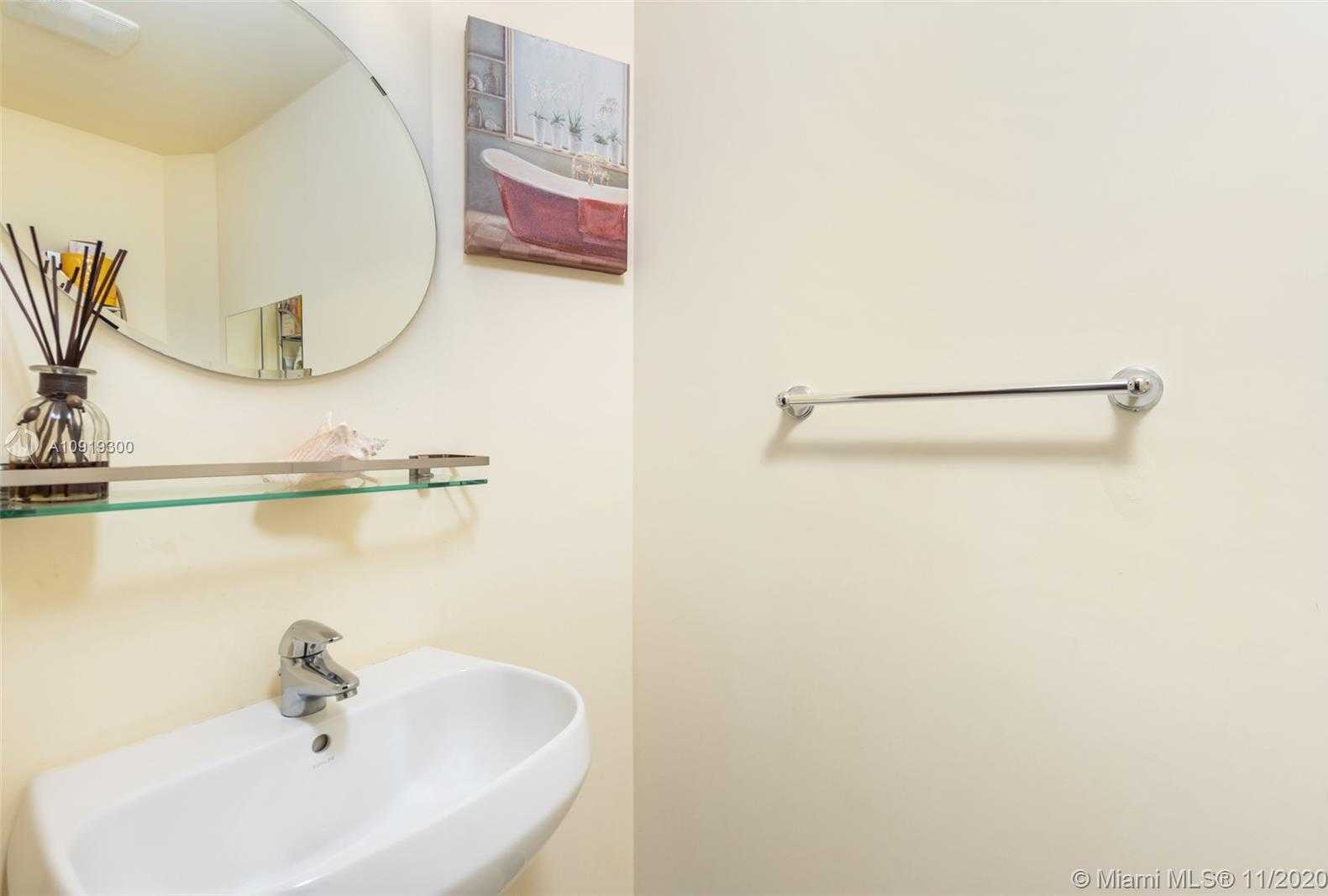 Small Image of 1900 NORTH BAYSHORE DR #3315, Miami Number 7