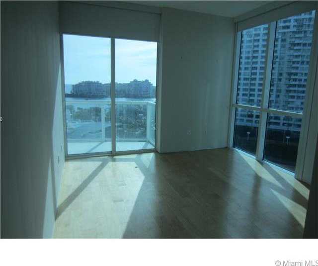 Small Image of 50 SOUTH POINTE DR #1105, Miami Number 7